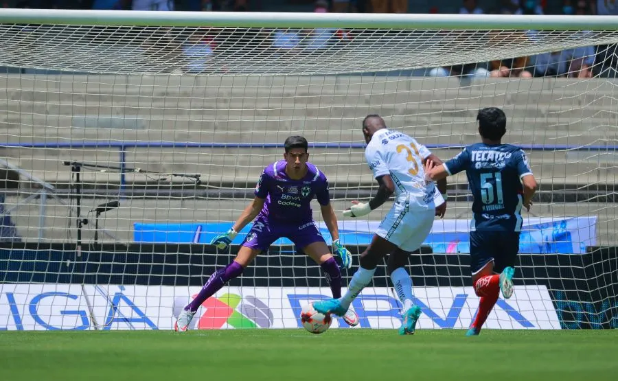 Corozo anota ante Puebla