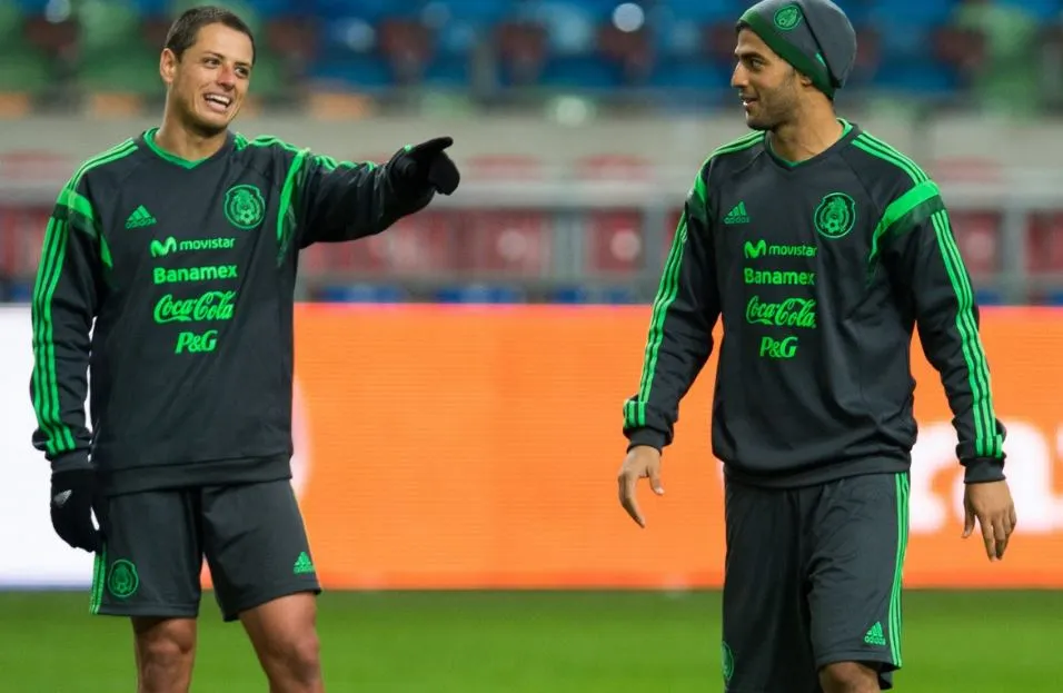 Chicharito y Vela en convocatoria del Tri