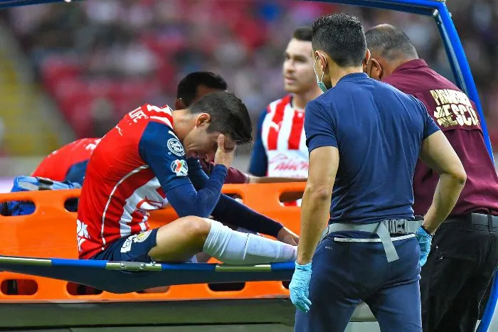 Isaác Brizuela en lamento con Chivas