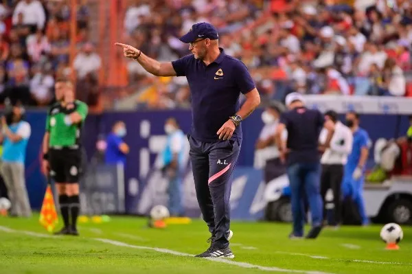 Andrés Lillini durante partido contra San Luis