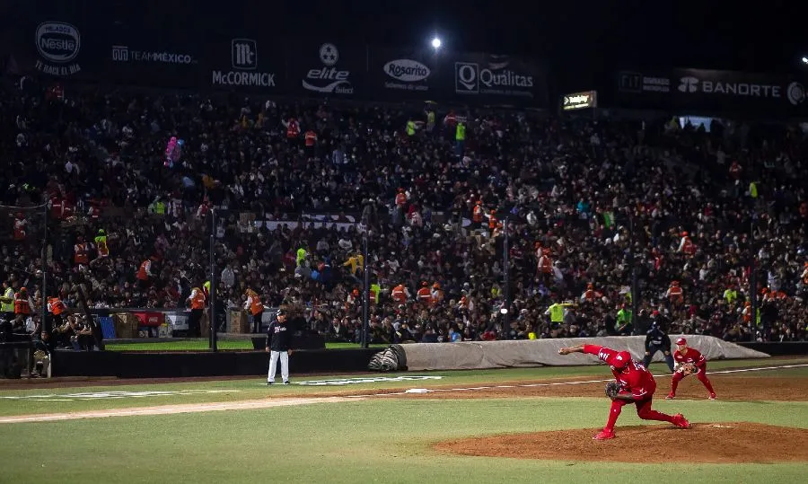 IMAGO7 Jumbo Díaz lanzando en el Chevron