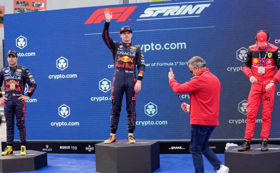 AP Pérez en el podio de la prueba Sprint