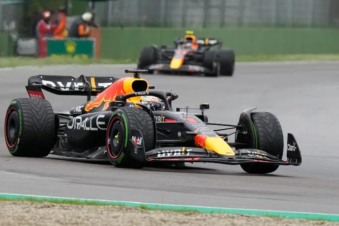 Verstappen y Checo Pérez en el GP de Emilia Romaña