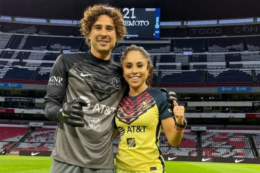 Paola Longoria junto a Guillermo Ochoa