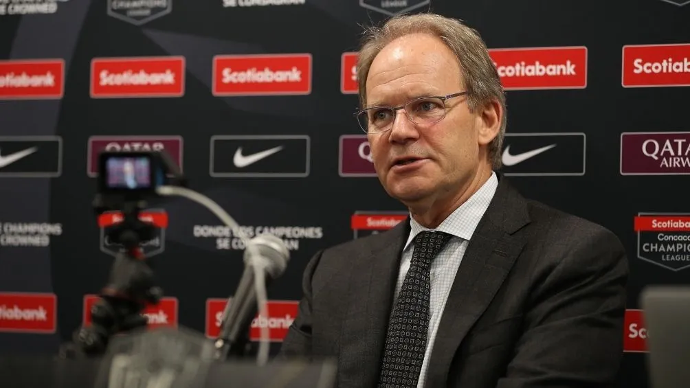 Brian Schmetzer en conferencia