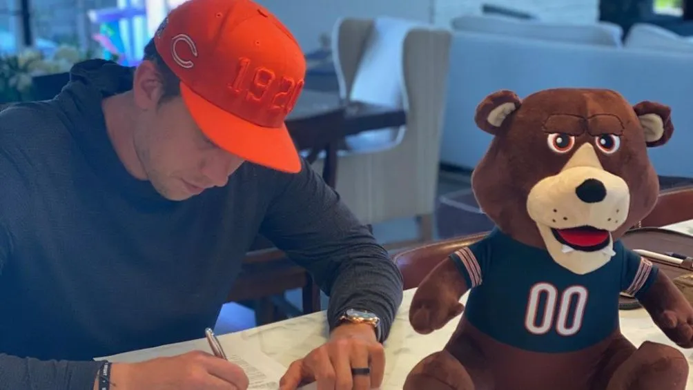 @nickfoles Nick Foles firmó en 2020 con Chicago