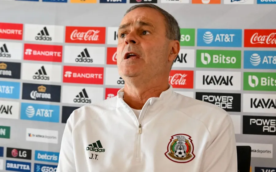 Theiler en conferencia de prensa