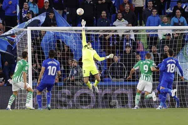 Acción en el Getafe vs Betis