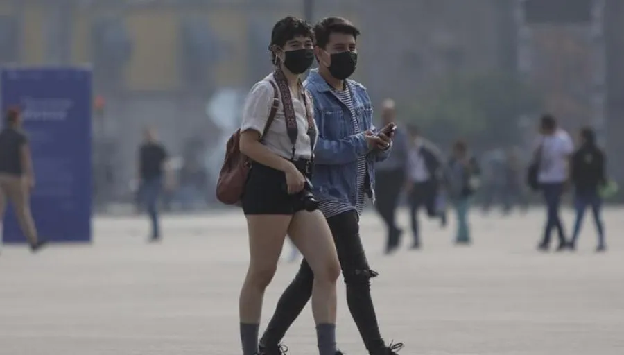 EFE Habitantes de la Ciudad de México con cubrebocas