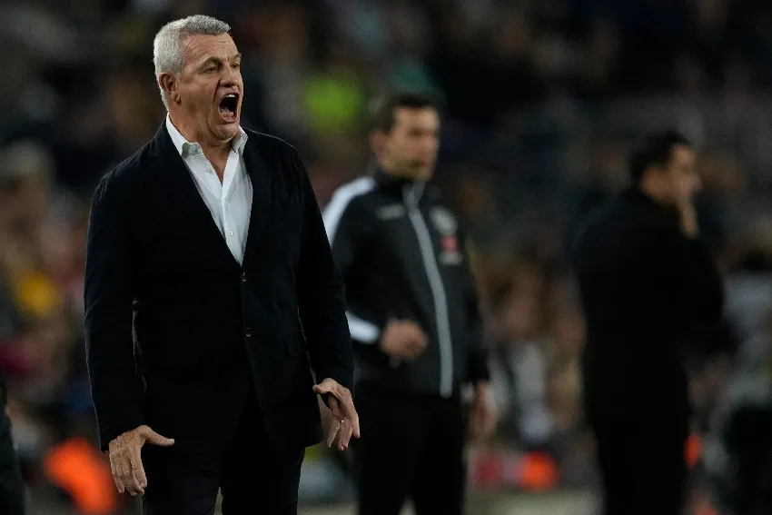 Vasco Aguirre en el partido de Barcelona vs Mallorca