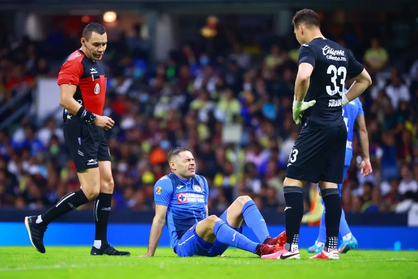 Pablo Aguilar tras lesionarse