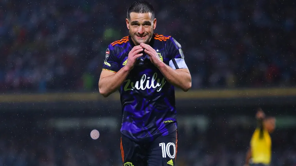 Nicolás Lodeiro en festejo ante Pumas