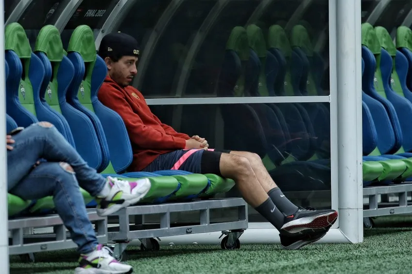 Mozo sin entrenar en la cancha de Seattle