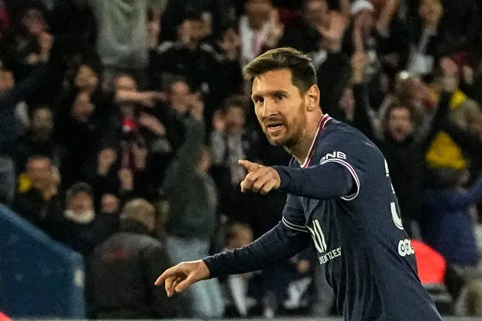 Lionel Messi en acción con PSG