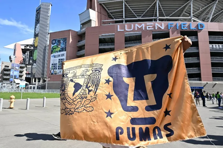 Afición de Pumas en el Lumen Field