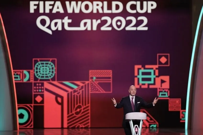 Gianni Infantino en el sorteo de Qatar 2022