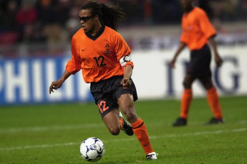 Edgar Davids durante un partido de Países Bajos
