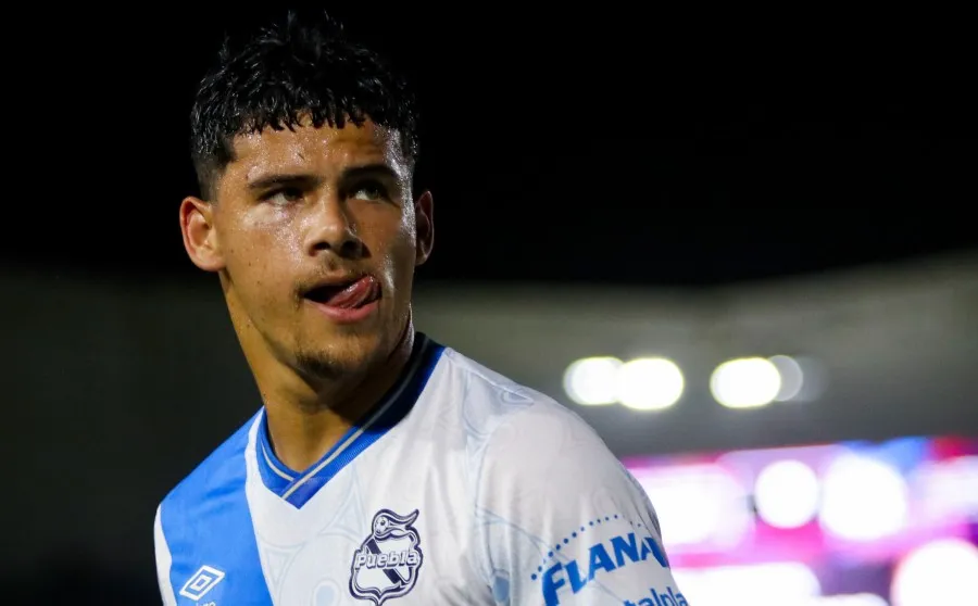 IMAGO7 Maximiliano Araujo en juego de Puebla