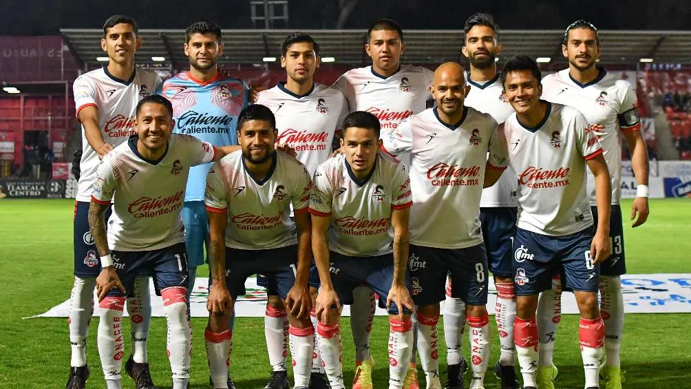 Jugadores de Cimarrones previo a partido en la Liga de Expansión