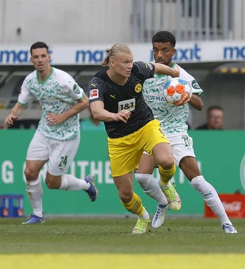 Erling Haaland en acción con Borussia Dortmund