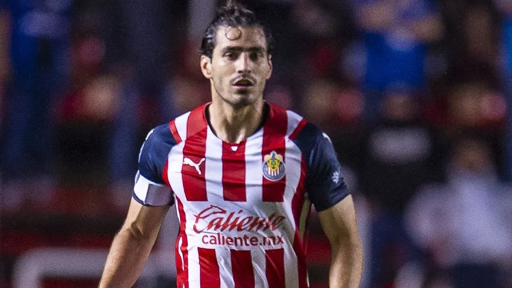 MEXSPORT Antonio Briseño jugando partido con Chivas en la Liga MX