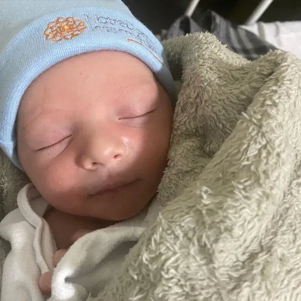 Bebé nace en concierto de Metálica en Brasil