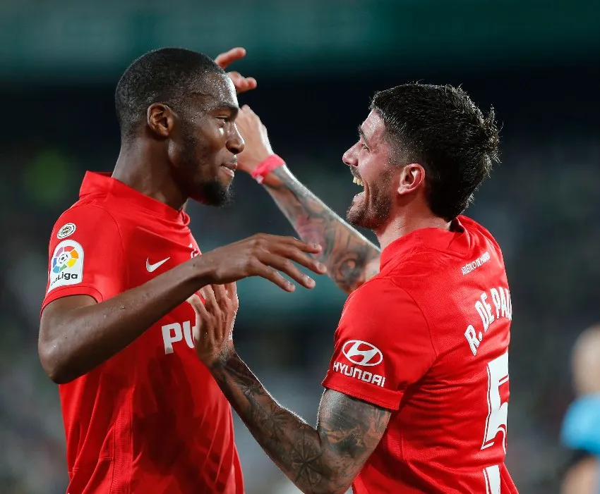 Cunha festejando su gol