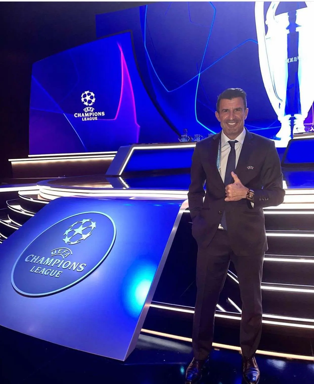 Luis Figo en Estambul