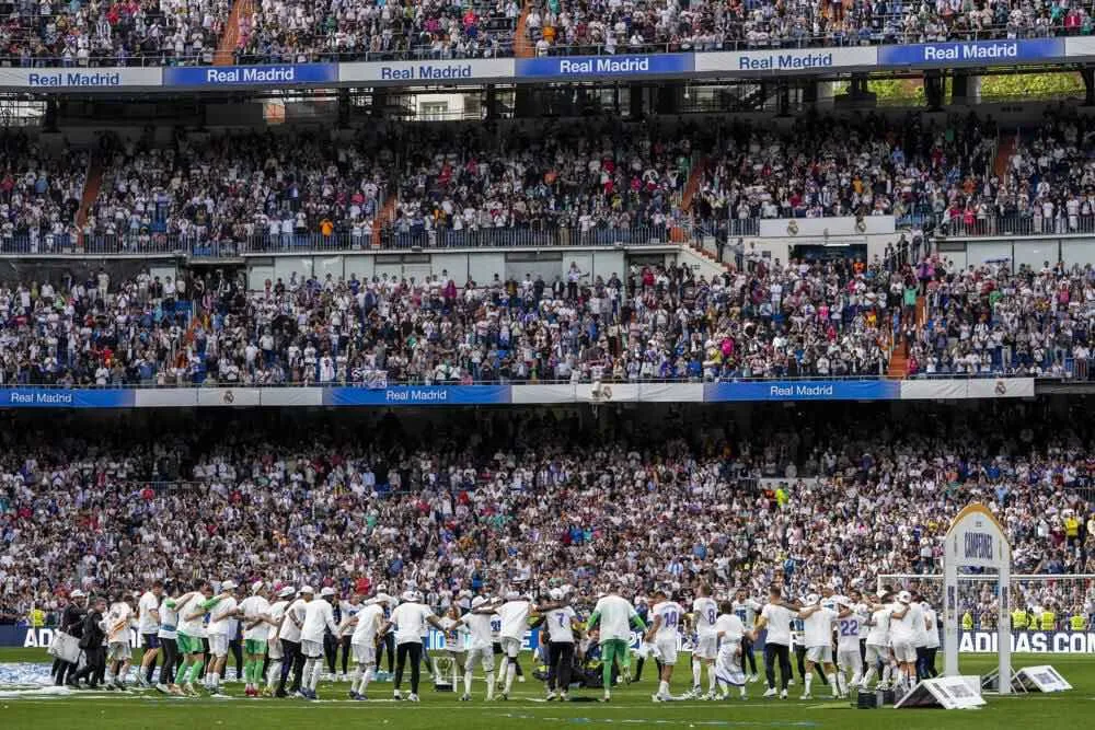 AP El Real Madrid celebra título de la Liga Española en el Santiago Bernabéu