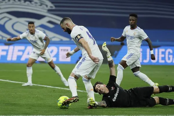 EFE Karim Benzema en acción con el Real Madrid