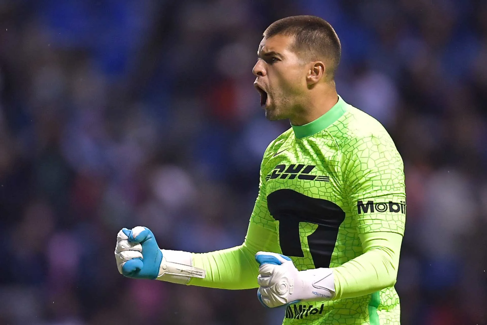 Julio González festejado gol de Pumas en partido de Liga MX