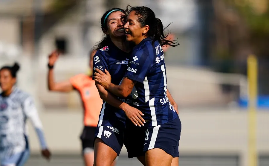 Fabiola Santamaría festeja gol con Campa