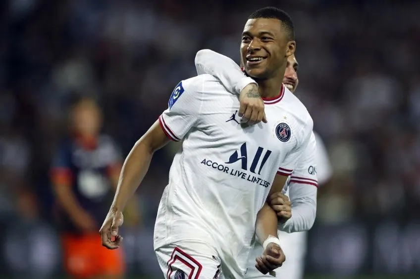 EFE Kylian Mbappé festejando un gol