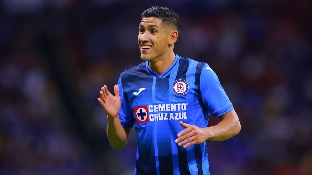IMAGO7 Uriel Antuna jugando con Cruz Azul en partido ante Tigres