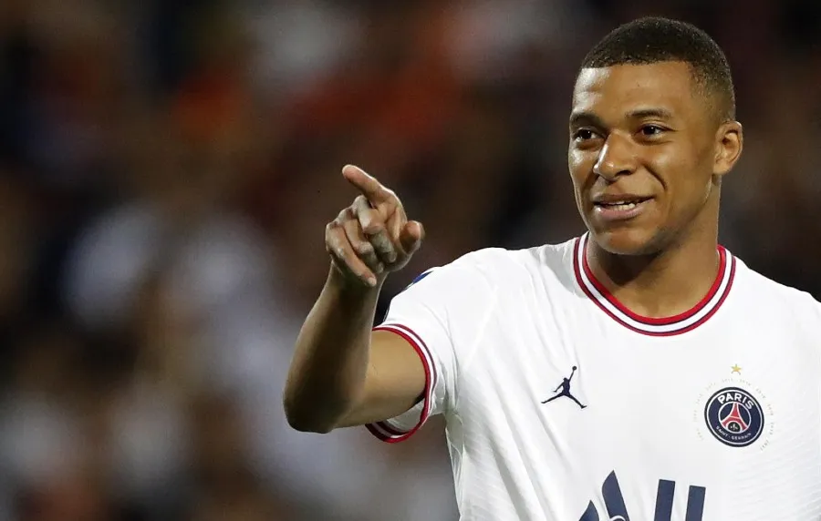 Mbappé en juego con el PSG