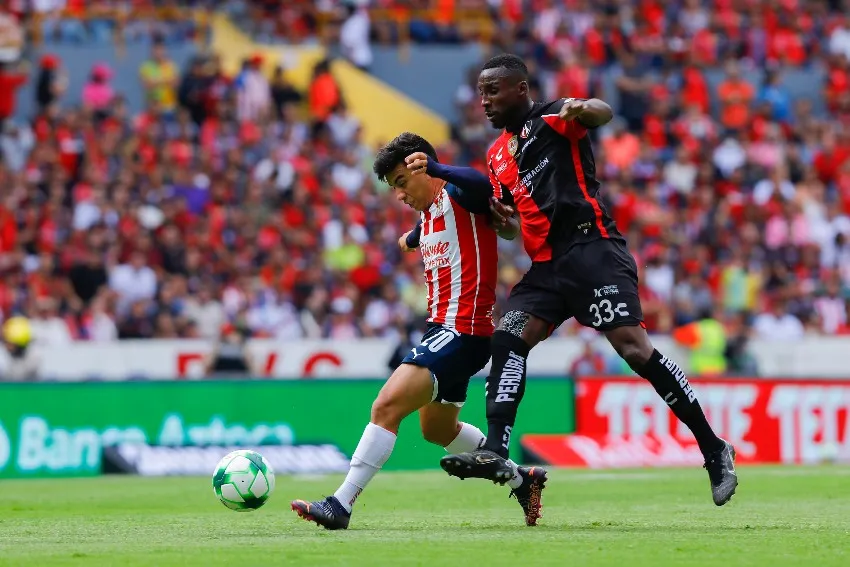 IMAGO 7 Beltrán y Quiñones en el Clásico Tapatío