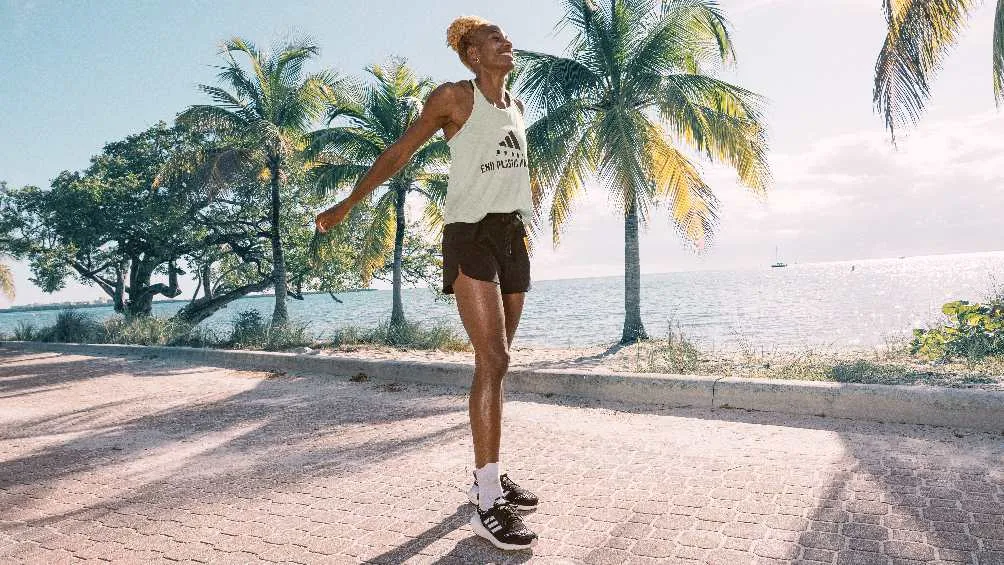 Shaunae Miller-Uibo con la iniciativa de Adidas