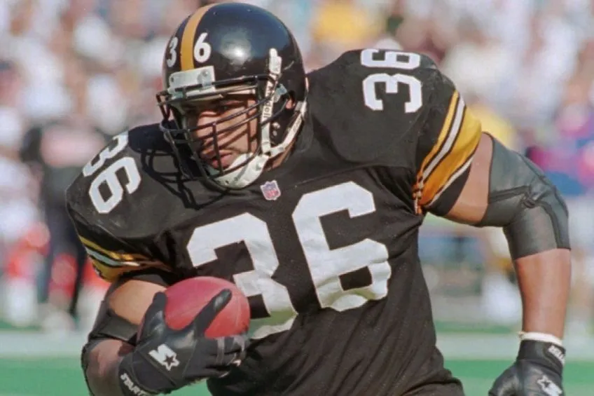 TWITTER: @Steelers Jerome Bettis en un partido de Steelers
