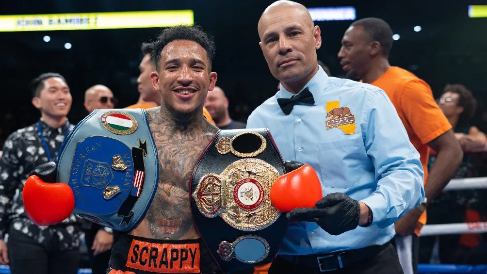 Ramírez celebrando victoria tras vencer a Salvatierra