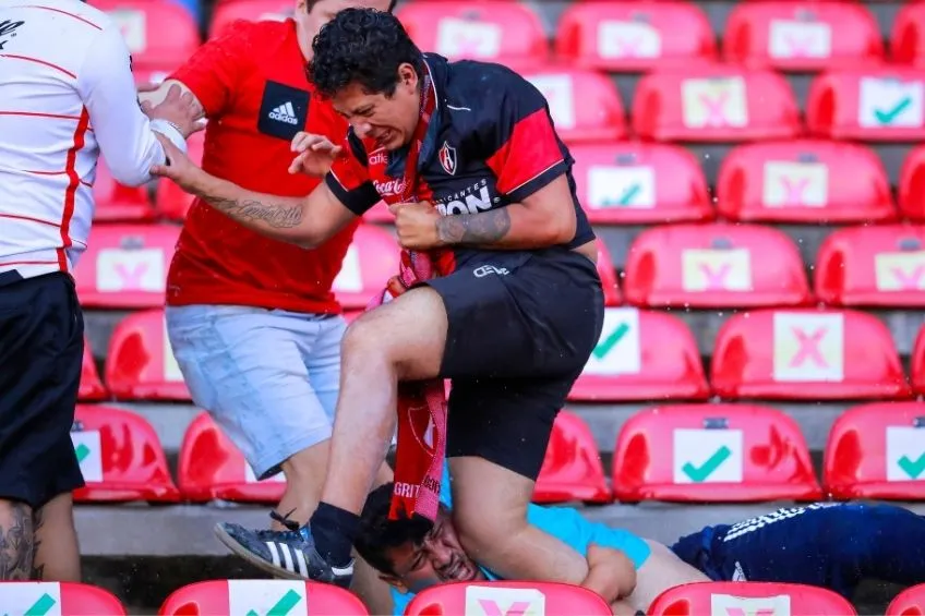 IMAGO7 Aficionados de Atlas durante la campal