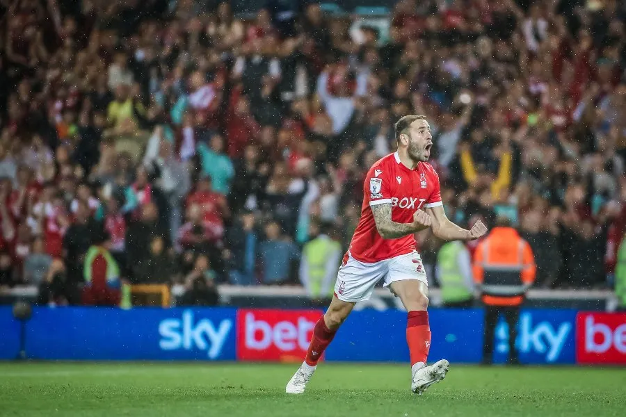 TWITTER @NFFC Steve Cook celebra pase a la Final