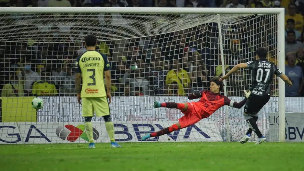 Pachuca sacó un buen resultado de su visita en el Azteca