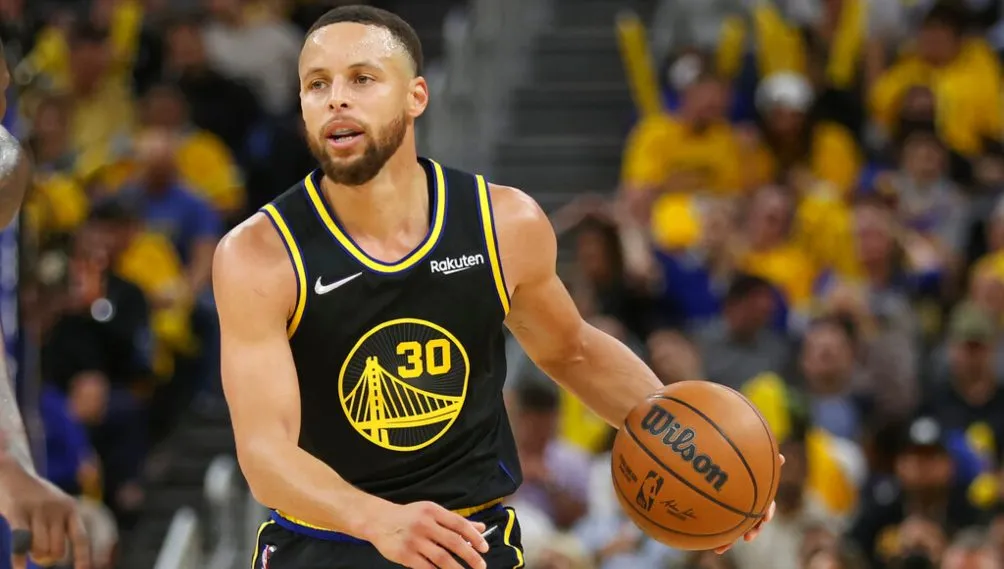 Stephen Curry en acción con Golden State