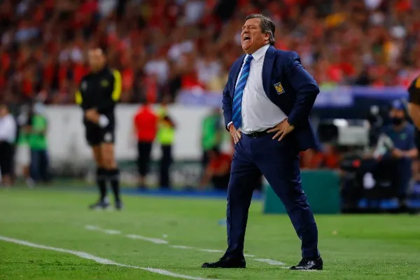 Miguel 'Piojo' Herrera durante la Ida de la Semifinal del CL22