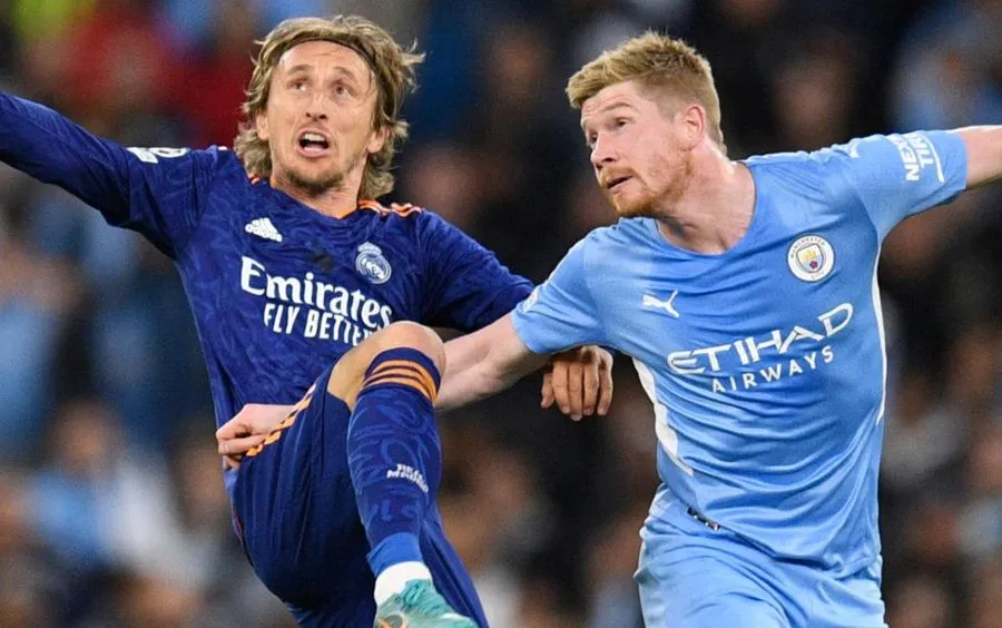 EFE El croata pelea el balón con Kevin De Bruyne