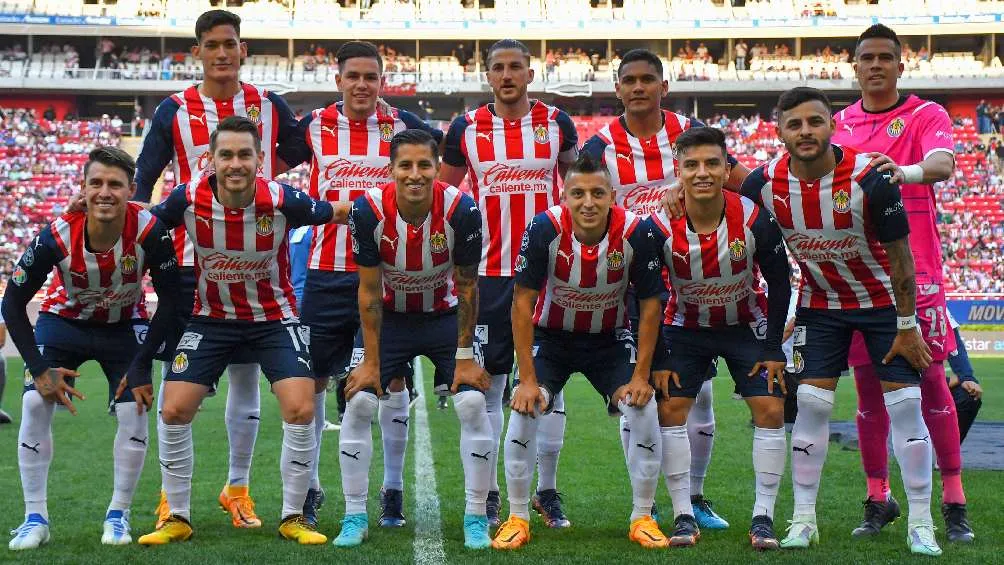 Jugadores de Chivas previo a partido de Repechaje en el Estadio Akron