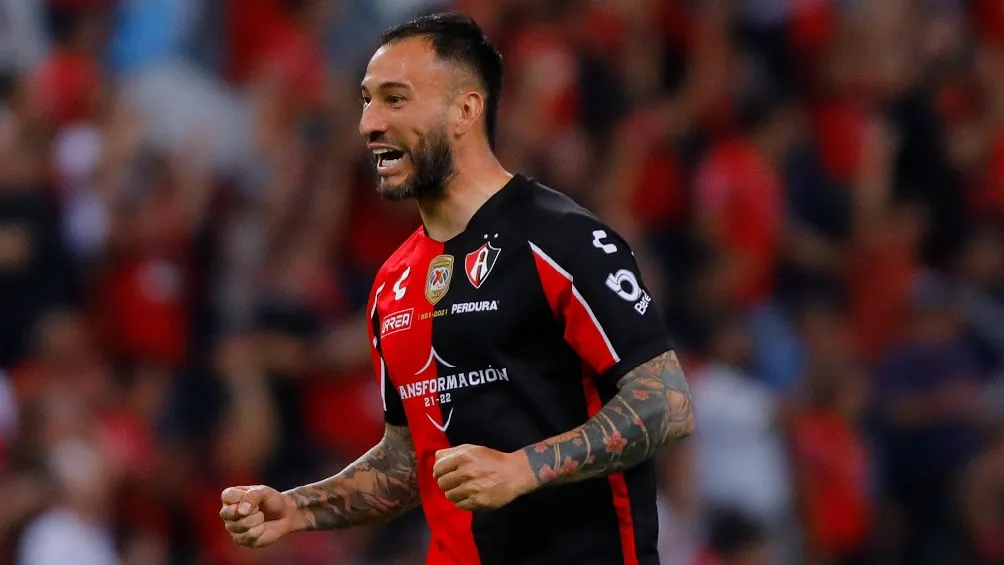Emanuel Aguilera jugando con Atlas la Semifinal ante Tigres