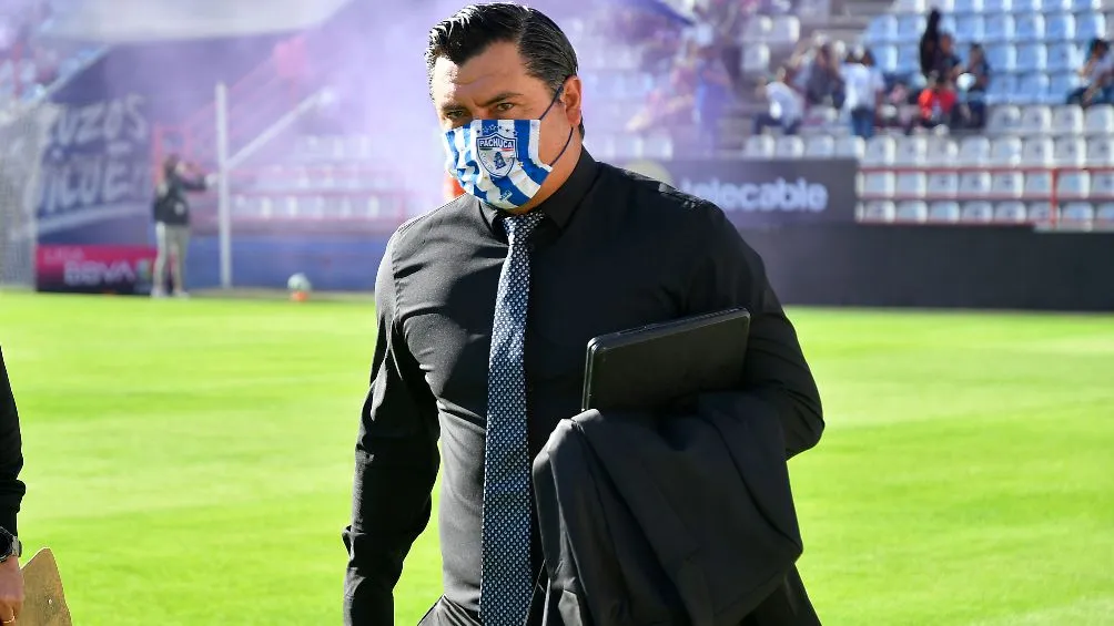 El entrenador pidió a las futbolistas que no se sientan derrotadas