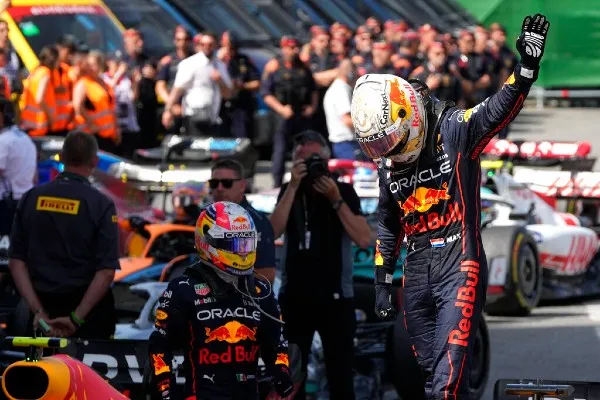 AP Binomio de Red Bull celebra