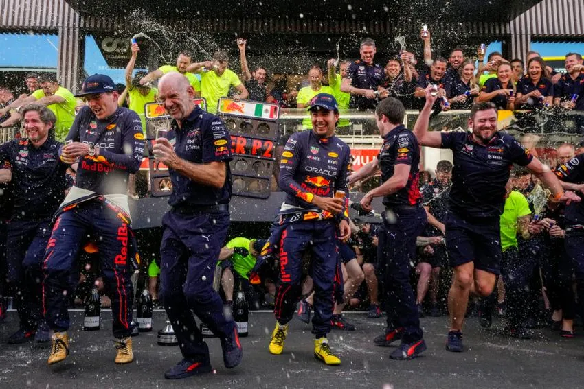 Checo Pérez tras el podio en el GP de Barcelona